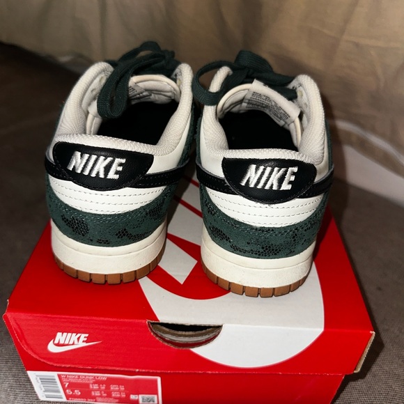 Nike Dunk Low 'Green Snake’ - Size 7 Womens - Picture 5 of 8